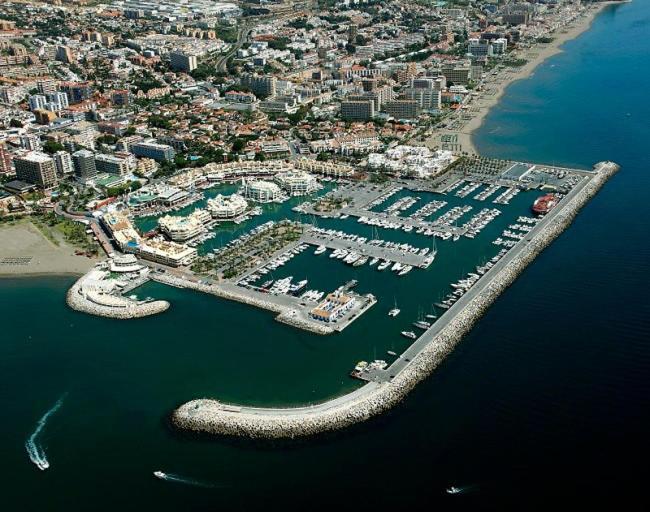 Puerto Marina Palace Benalmadena Bagian luar foto
