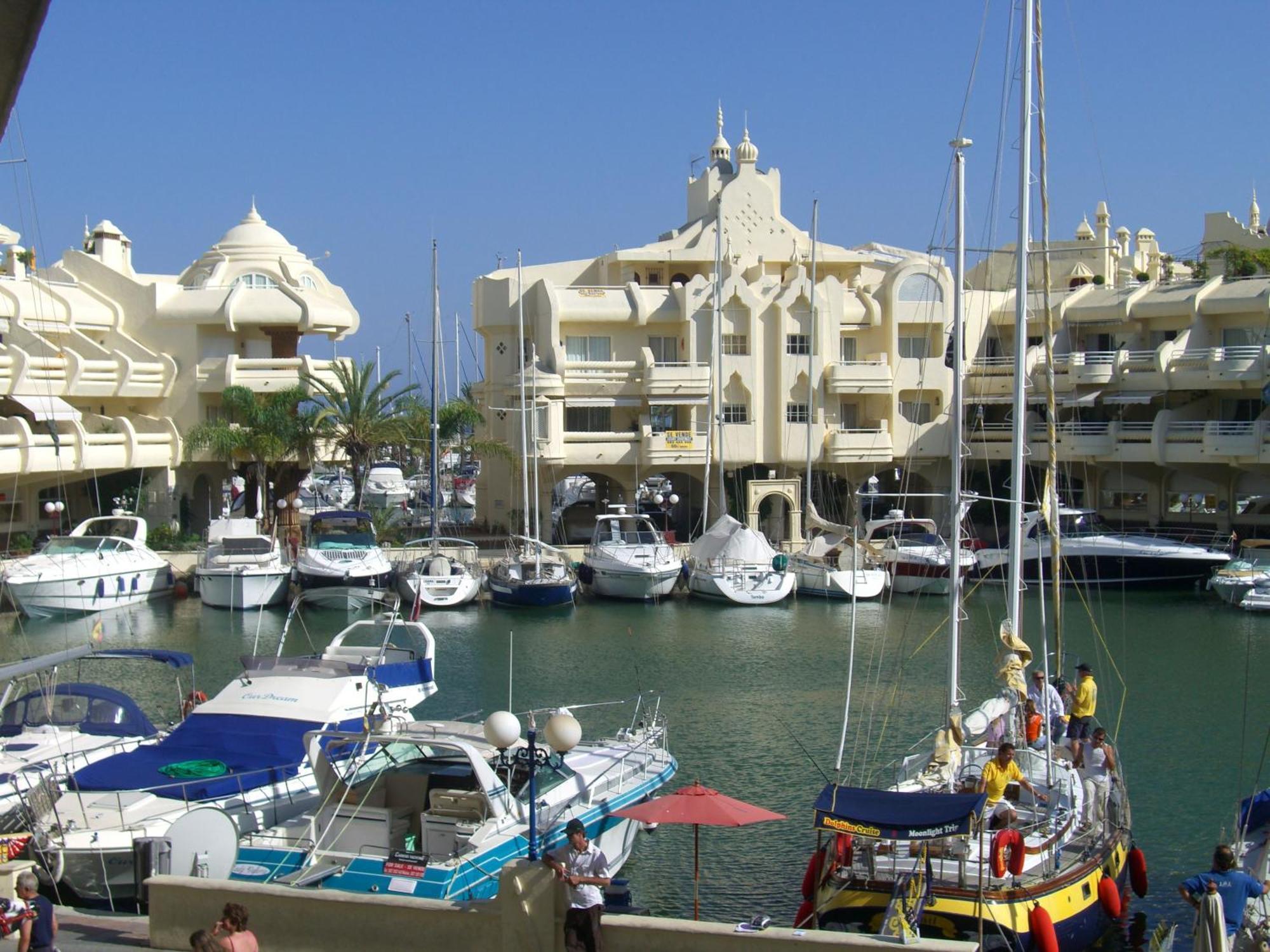 Puerto Marina Palace Benalmadena Bagian luar foto